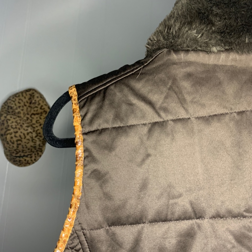 Reversible Vest - Picture 9 of 9